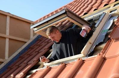 Pose de fenêtres de toit Velux à Monnaie